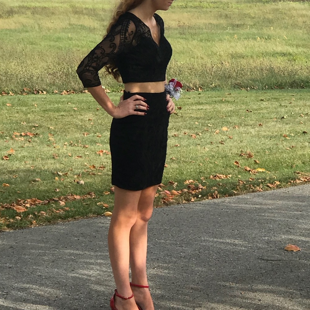 2 piece homecoming dress- Make an offer! - Picture 2 of 5